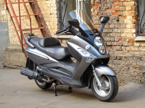 Скутер SYM LM25W(GTS250)