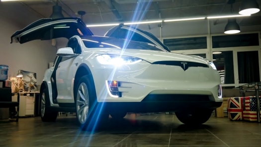 Электромобиль Tesla Model X 90D